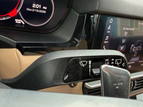 Used 2019 Porsche Cayenne S w/ Premium Plus Package AWD/4WD image 38