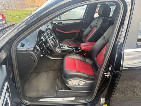 Used 2016 Porsche Macan S image 24