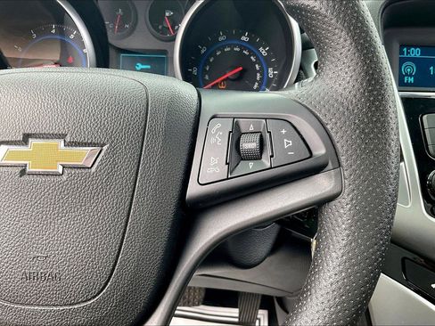 Used 2016 Chevrolet Cruze LT FWD image 21