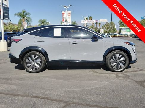 Used 2025 Nissan Ariya FWD image 32