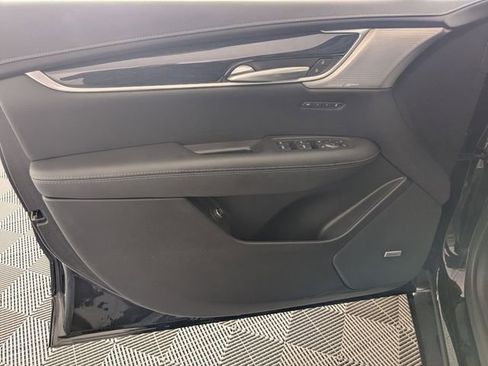 Used 2025 Cadillac XT5 Premium Luxury image 10