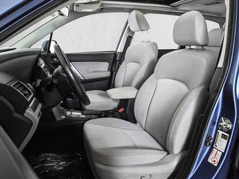 Used 2016 Subaru Forester 2.5i Premium w/ All-Weather Package AWD/4WD image 17