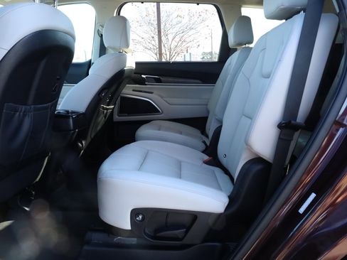 Used 2022 Kia Telluride EX w/ EX Premium Package image 9