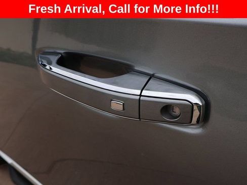 Used 2026 GMC Yukon Denali AWD/4WD image 23