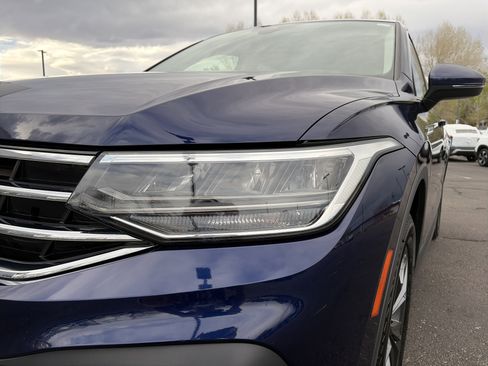 Used 2022 Volkswagen Tiguan SE image 9