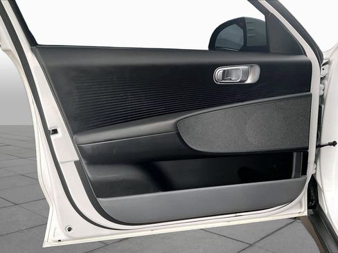 Used 2025 Hyundai Ioniq 6 SEL RWD image 21