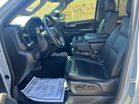 Used 2024 Chevrolet Silverado 1500 RST w/ Z71 Off-Road Package AWD/4WD image 11