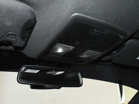 Used 2020 Dodge Challenger SXT image 33