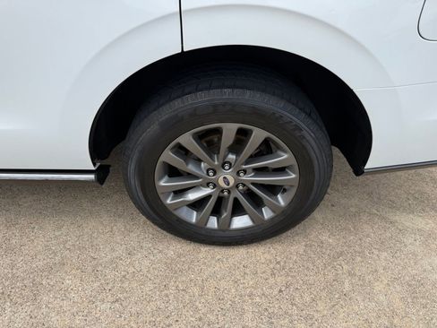 Used 2021 Ford Expedition Limited RWD image 9