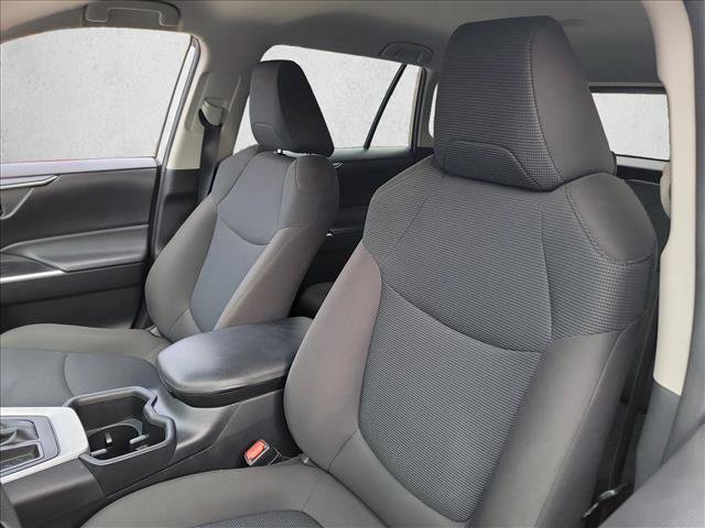 Used 2022 Toyota RAV4 LE FWD image 9