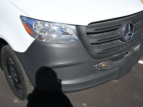 Used 2025 Mercedes-Benz Sprinter 2500 image 32