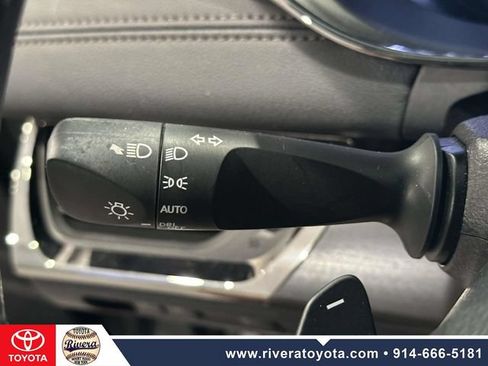 Used 2017 Toyota Avalon XLE w/ Carpet Mat Package FWD image 29