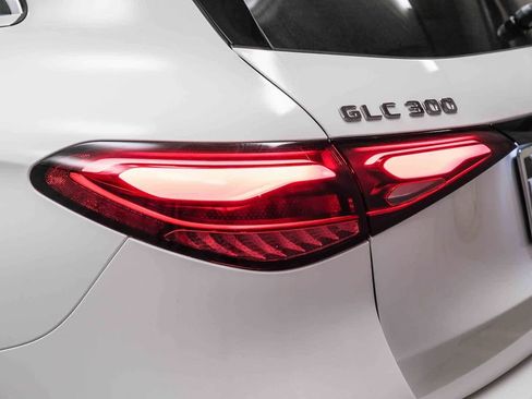 Certified 2026 Mercedes-Benz GLC 300 image 7