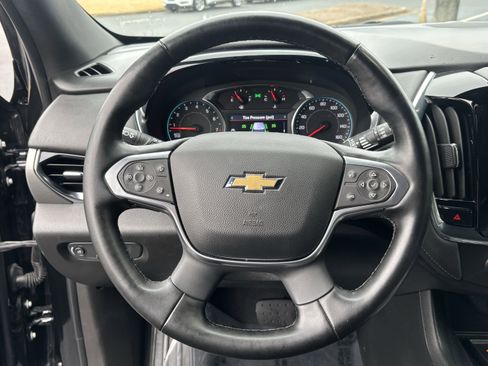 Used 2023 Chevrolet Traverse LT image 20