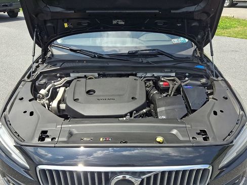 Used 2023 Volvo S90 B6 Plus AWD/4WD image 30