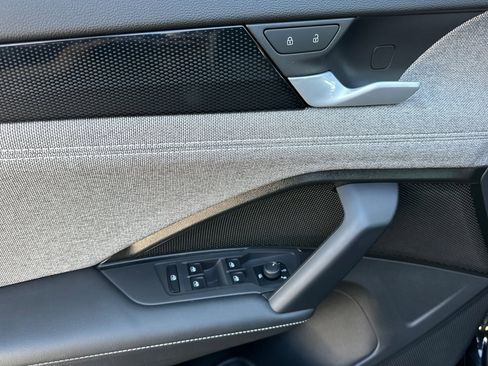 New 2025 Volkswagen Tiguan S image 9