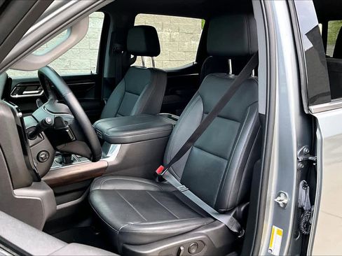 Used 2024 GMC Sierra 1500 SLT image 8