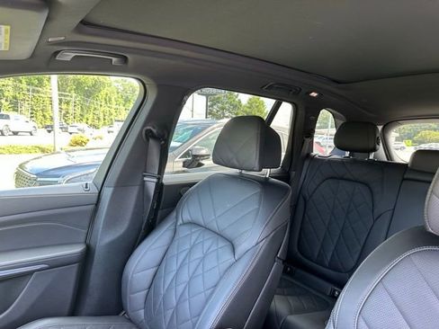 Used 2024 BMW X5 xDrive40i w/ Premium Package image 17