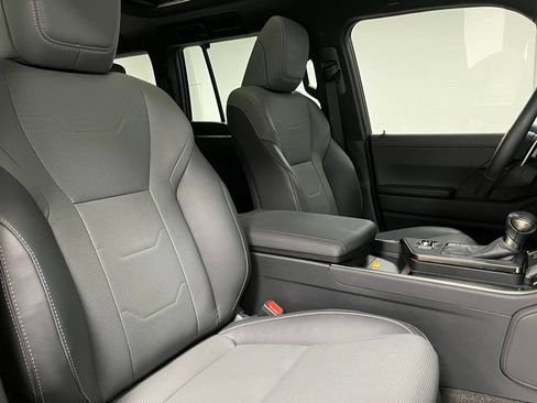 Used 2025 Lexus GX 550 w/ Accessory Package (2T) AWD/4WD image 59