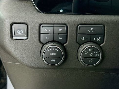 Used 2024 Chevrolet Silverado 1500 RST w/ Z71 Off-Road Package AWD/4WD image 12