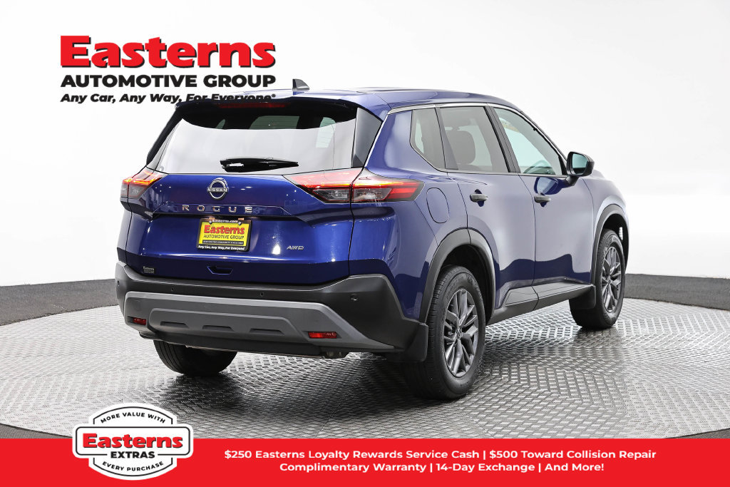 Used 2023 Nissan Rogue S AWD/4WD image 6