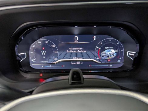 Used 2024 GMC Yukon Denali w/ Advanced Technology Package image 28