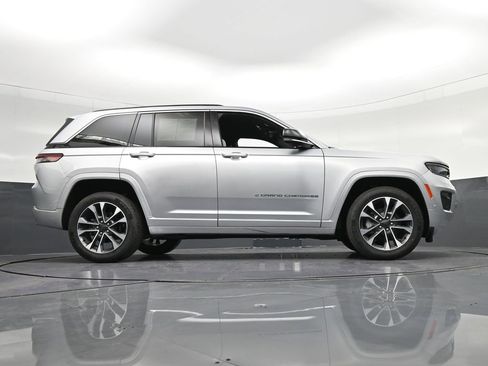 Used 2023 Jeep Grand Cherokee Overland w/ Luxury Tech Group IV RWD image 25