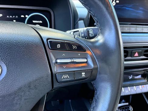 Used 2022 Hyundai Kona Limited AWD/4WD image 24