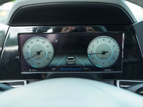 Used 2022 Hyundai Elantra SEL w/ Convenience Package image 5