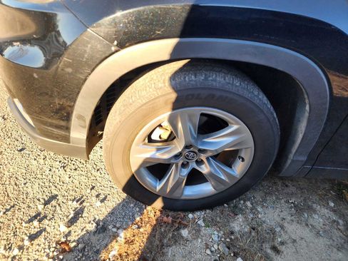 Used 2016 Toyota Highlander Limited image 42