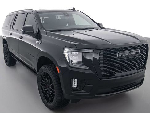 Used 2021 GMC Yukon XL Denali w/ Denali Premium Package AWD/4WD image 1