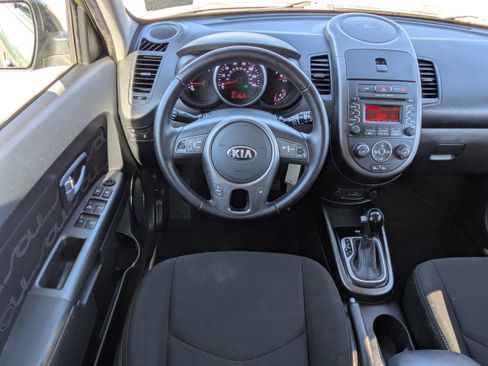 Used 2013 Kia Soul + image 16
