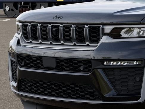 New 2026 Jeep Grand Cherokee L Limited AWD/4WD image 11