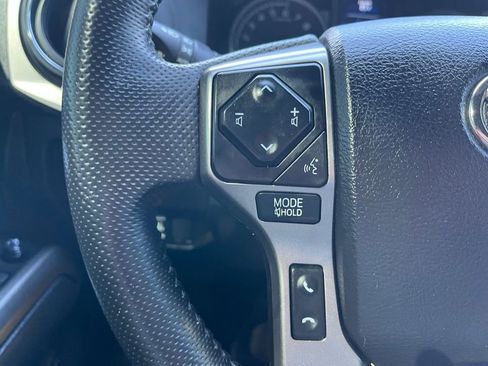Used 2022 Toyota Tacoma Limited image 32