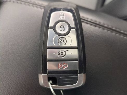 Used 2022 Ford Explorer XLT w/ Equipment Group 202A AWD/4WD image 40
