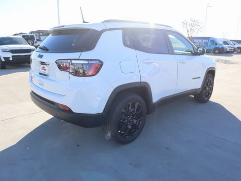 New 2026 Jeep Compass Latitude image 20