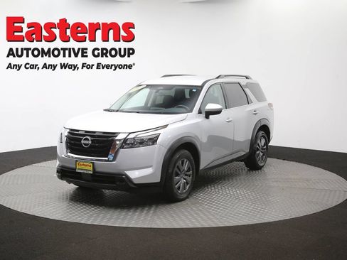 Used 2025 Nissan Pathfinder SV FWD image 59