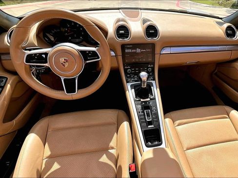 Used 2017 Porsche 718 Boxster RWD image 20