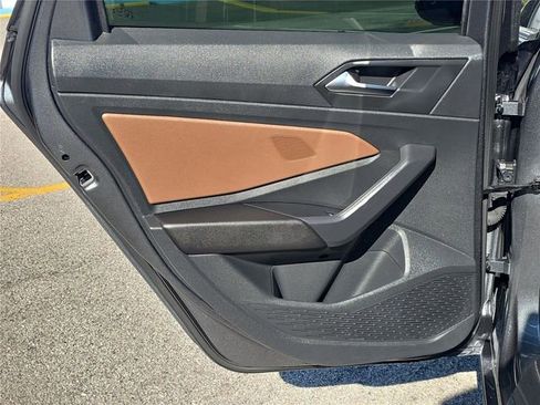 Used 2025 Volkswagen Jetta SEL image 9