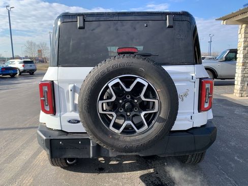 Used 2025 Ford Bronco Outer Banks image 4