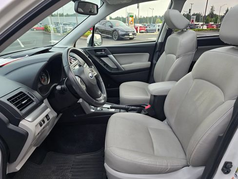 Used 2014 Subaru Forester 2.5i Limited AWD/4WD image 8