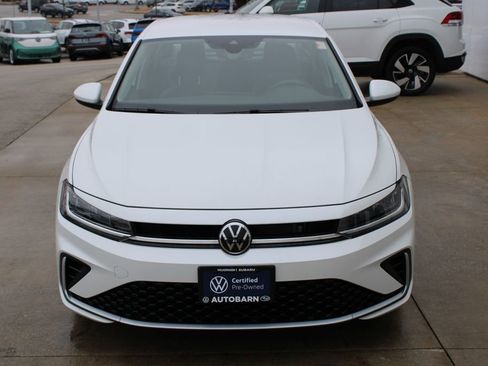 Certified 2025 Volkswagen Jetta SE w/ Black Wheel Package FWD image 2