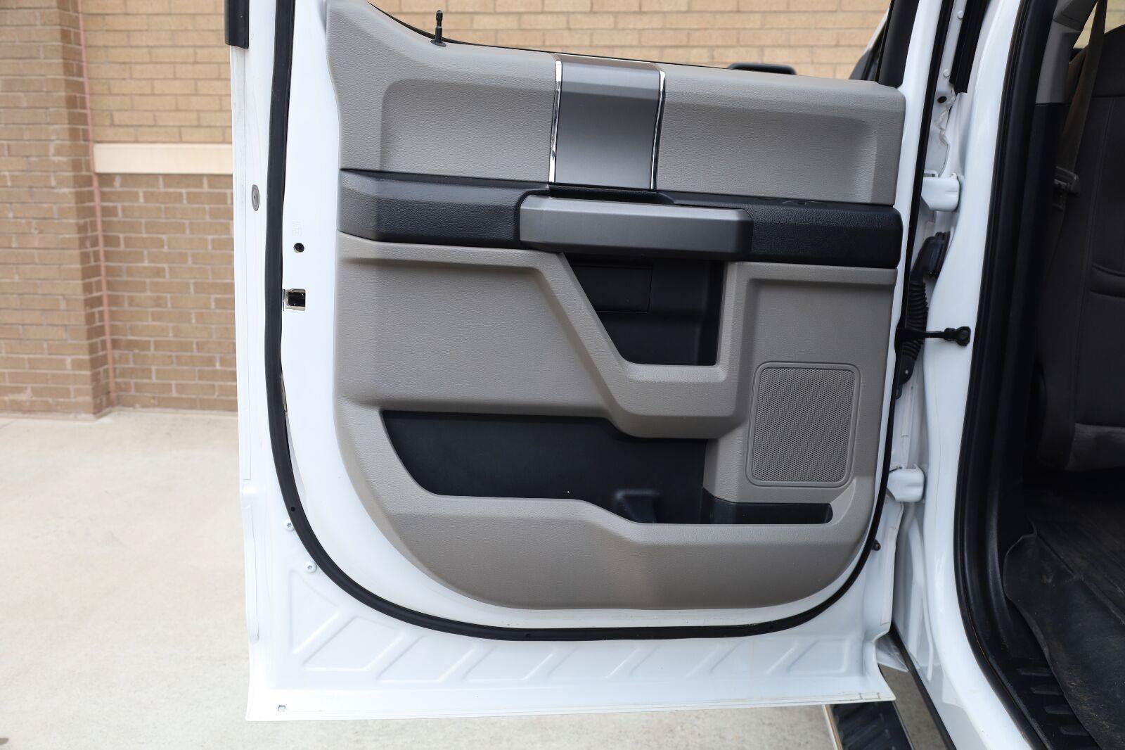 Used 2019 Ford F150 XLT w/ Equipment Group 302A Luxury AWD/4WD image 18