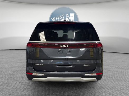 Certified 2024 Kia Carnival LX image 5