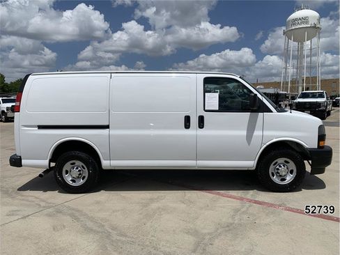 Used 2020 Chevrolet Express 2500 w/ Safety Package RWD image 5