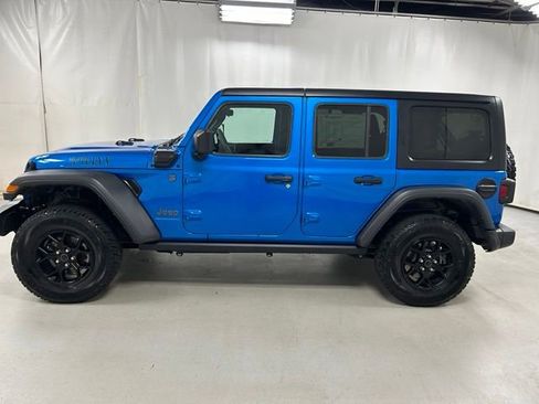 Used 2024 Jeep Wrangler Unlimited AWD/4WD image 8