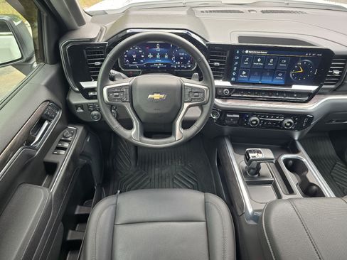 Used 2025 Chevrolet Silverado 1500 LTZ w/ LTZ Premium Package AWD/4WD image 15