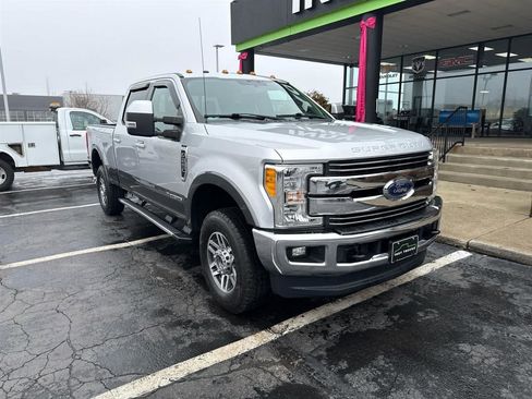 Used 2017 Ford F250 Lariat w/ Lariat Value Package image 2