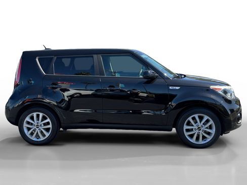 Used 2018 Kia Soul + FWD image 6