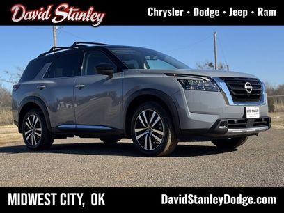 Used 2025 Nissan Pathfinder Platinum w/ Cargo Package